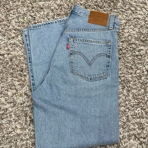 Levi's Ribcage Straight Ankle Jeans
